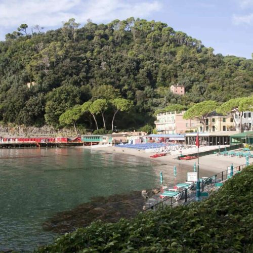 Paraggi Beach